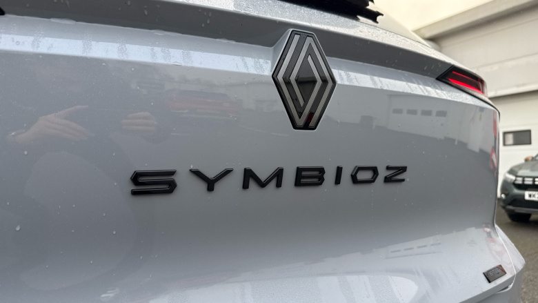 Renault Symbioz 1.6 E-Tech FHEV 145 Techno Esprit Alpine 5dr Auto Hybrid Estate